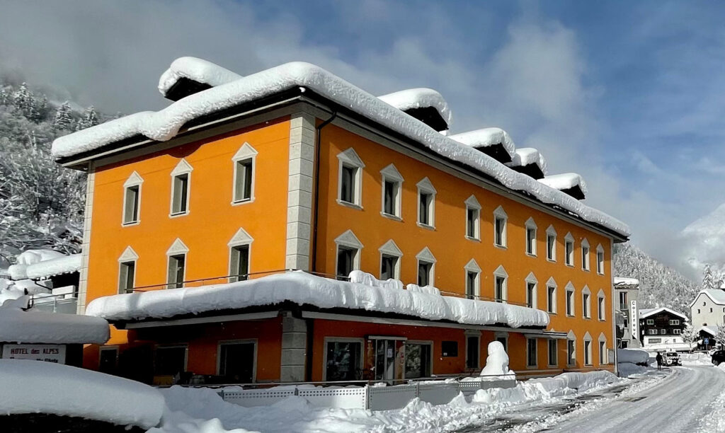Hotel Restaurant des alpes Fiesch im Winterkleid